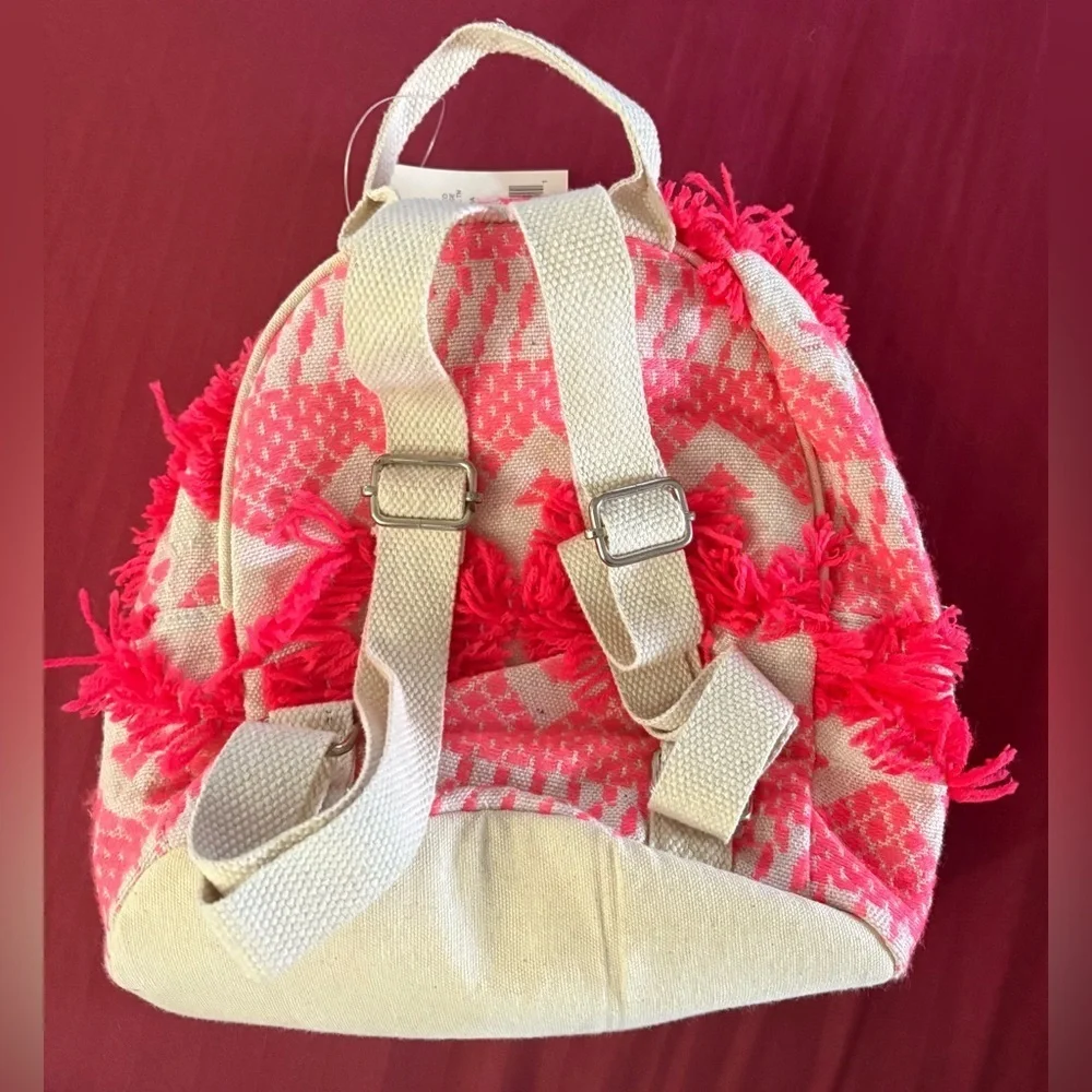 nwt- Stylish Hot Pink  Whimsical Fringe  asymmetrical design  Festival bag